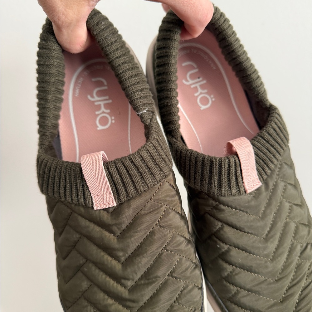 Like New Ryka ‘Aspen’ Sneaker - Picture 4 of 5